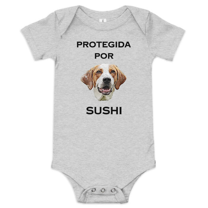 bebe protegida por perro gris brezo personalizado